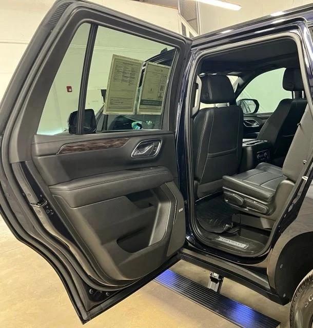 Used 2022 Blue Chevrolet Z71 image 24