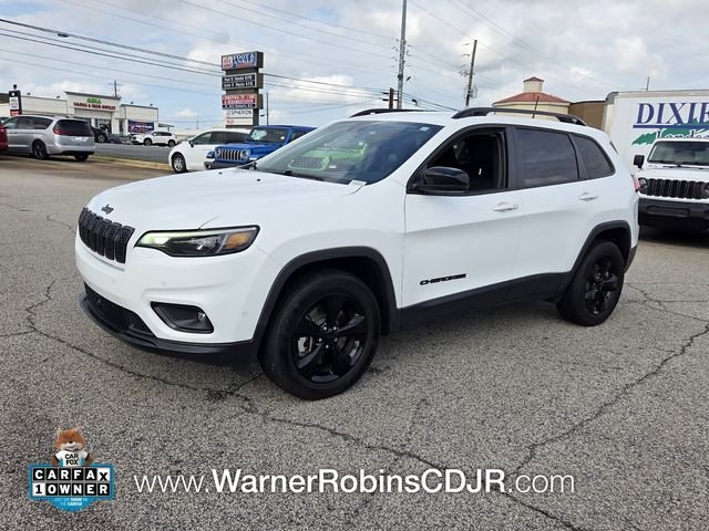 Used 2023 White Jeep Altitude image 3