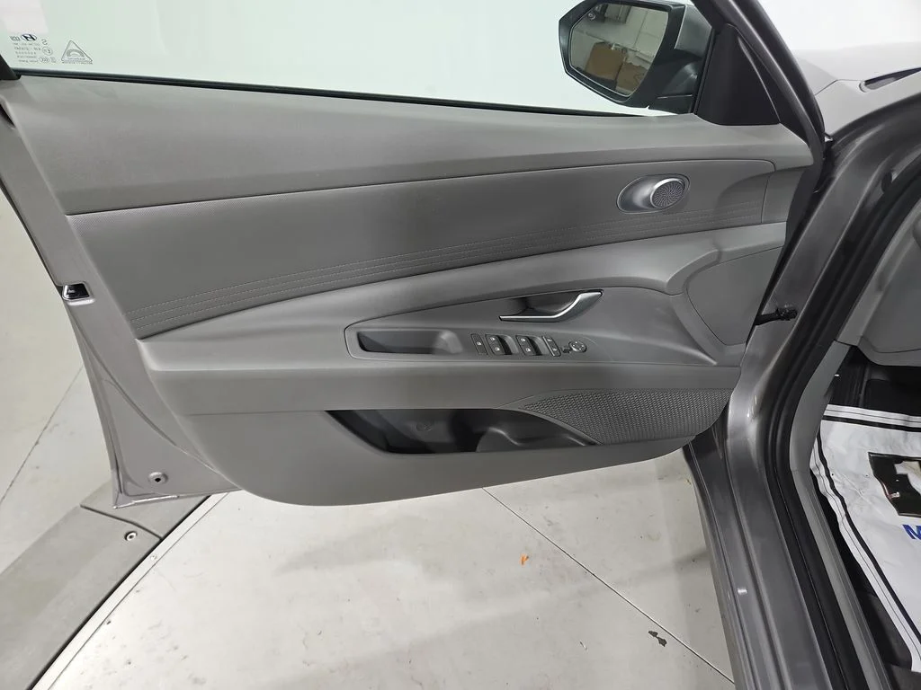 Used 2023 Silver Hyundai SEL image 11