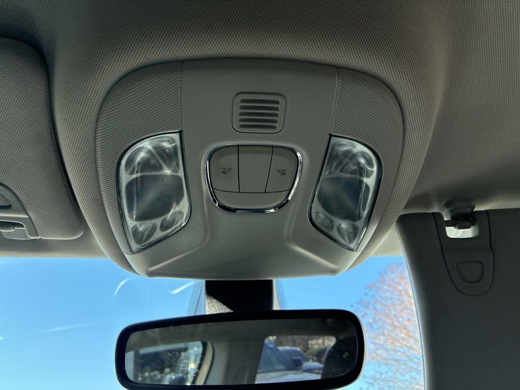 Used 2019 White Jeep Sport image 17