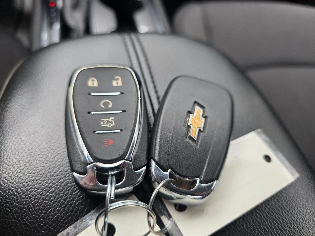 Used 2023 Mosaic Black Metallic Chevrolet LT image 27