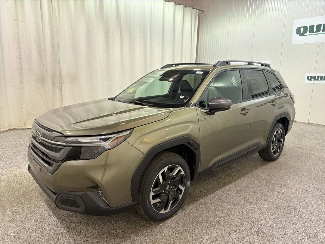 New 2026 Autumn Green Metallic Subaru Limited Hybrid image 4