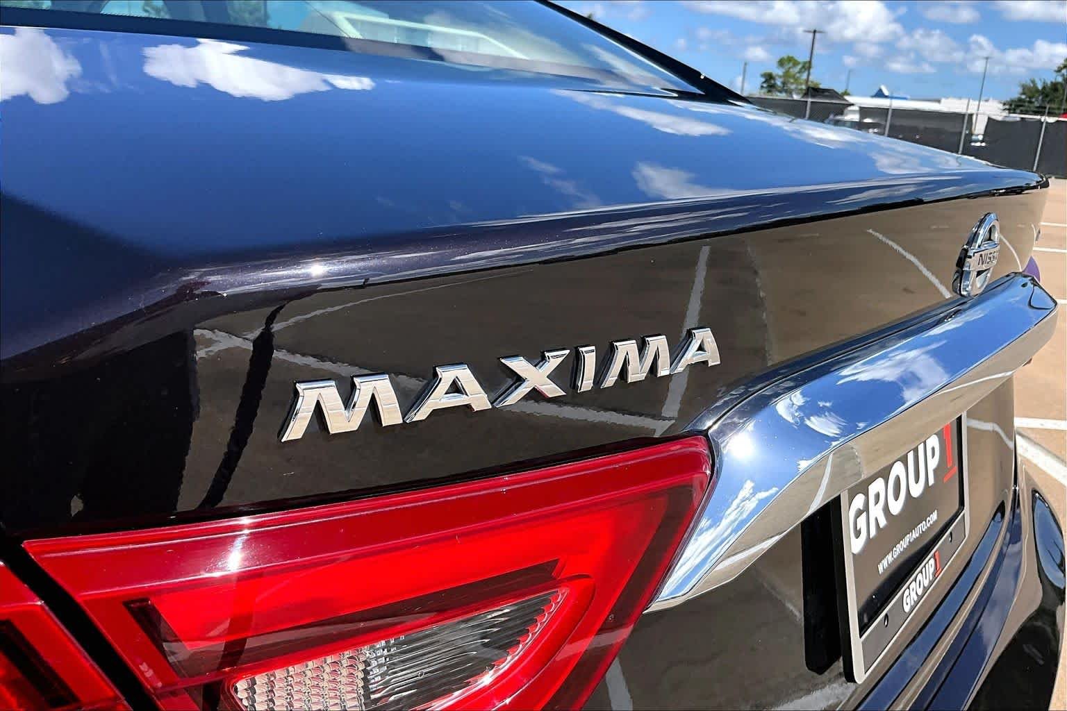 Used 2017 Bordeaux Black Nissan Platinum image 30
