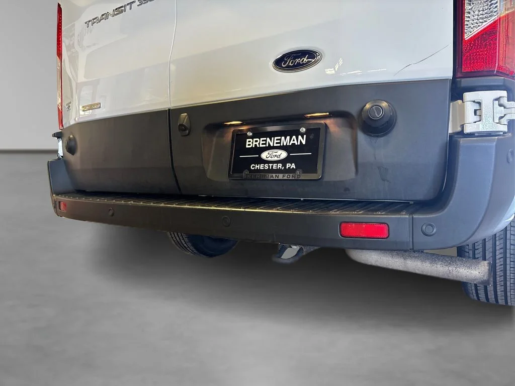 Certified Used 2024 Oxford White Ford XLT image 18