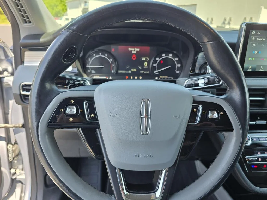 Used 2022 Elite Blue Metallic Clearcoat Lincoln Standard image 12
