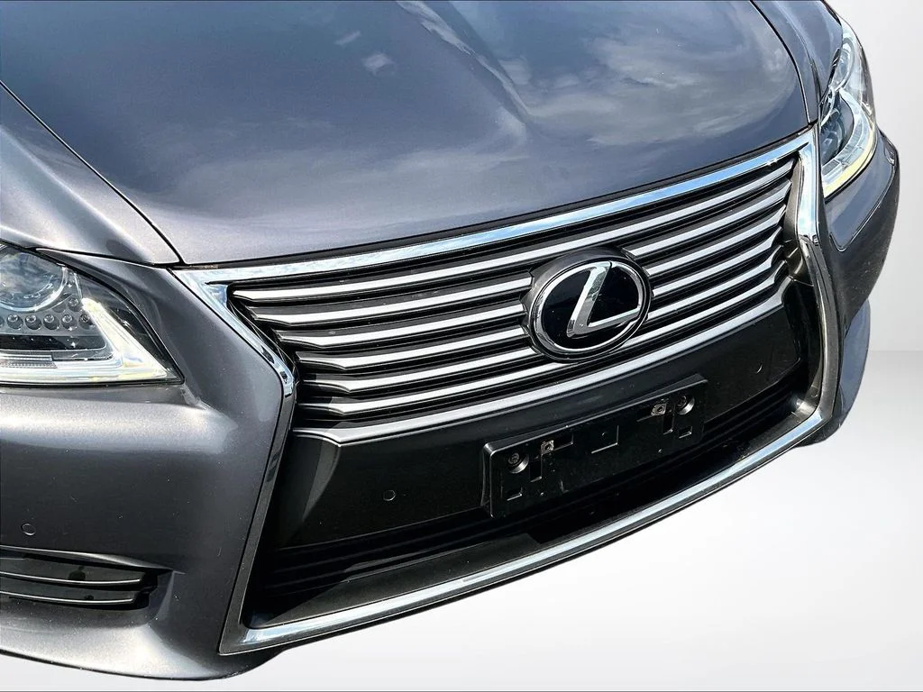 Used 2016 Gray Lexus 460 image 27