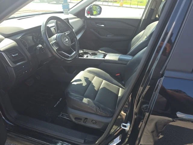 Used 2024 Black Nissan SV image 3