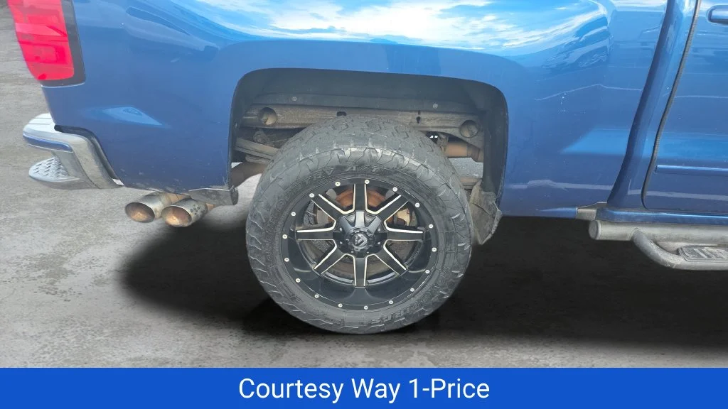 Used 2018 Blue Chevrolet LT image 12