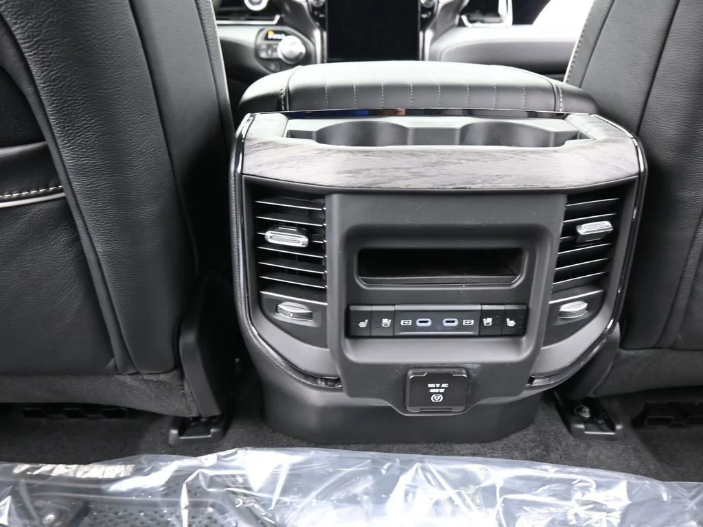 New 2026 Diamond Black Crystal Pearlcoat RAM Limited image 35
