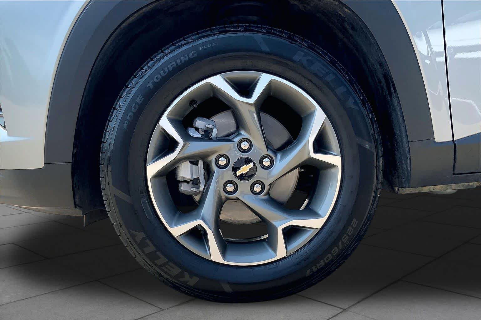 Used 2025 Sterling Gray Metallic Chevrolet LT image 11