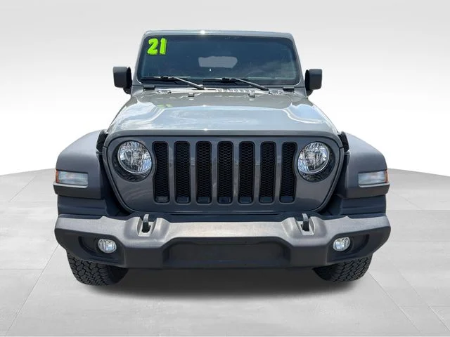 Used 2021 Gray Jeep Unlimited Sport Altitude image 2