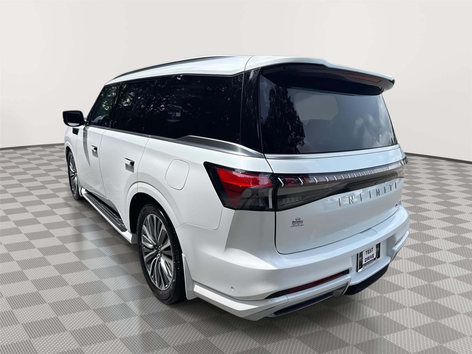 New 2027 RADIANT WHITE INFINITI Luxe 2WD image 8