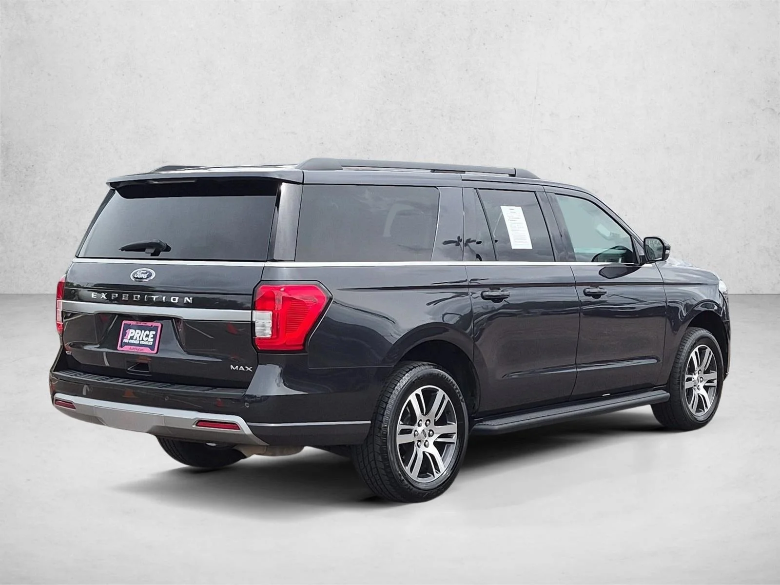 Used 2024 Dark Matter Gray Metallic Ford XLT image 5