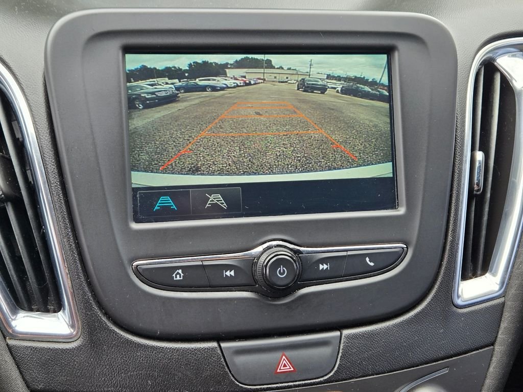 Used 2018 Silver Chevrolet LT image 25