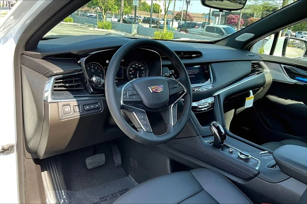 New 2026 Crystal White Tricoat Cadillac Premium Luxury image 9