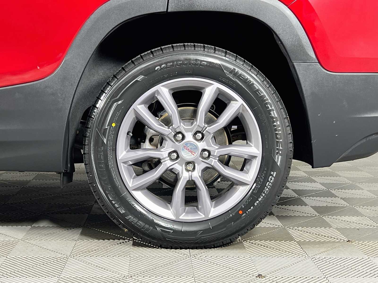 Used 2022 Cayenne Red Tintcoat GMC SLT image 31