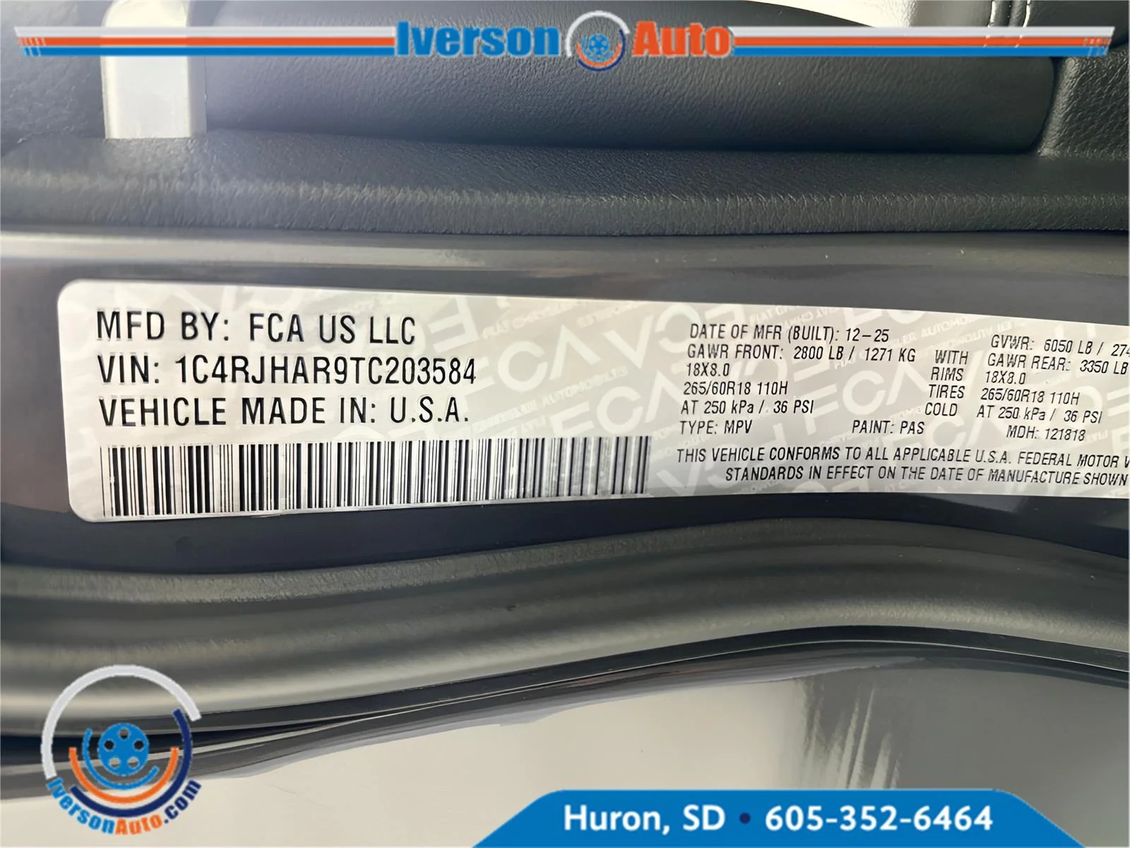 New 2026 Baltic Gray Metallic Clear-Coat Exterior Paint Jeep Laredo Altitude image 13