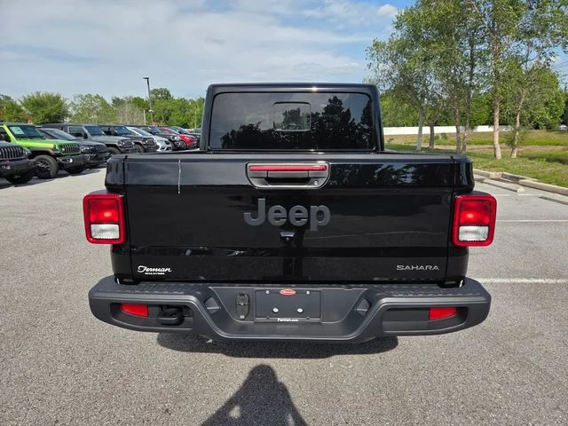 New 2026 Black Clear-Coat Exterior Paint Jeep Sahara image 11