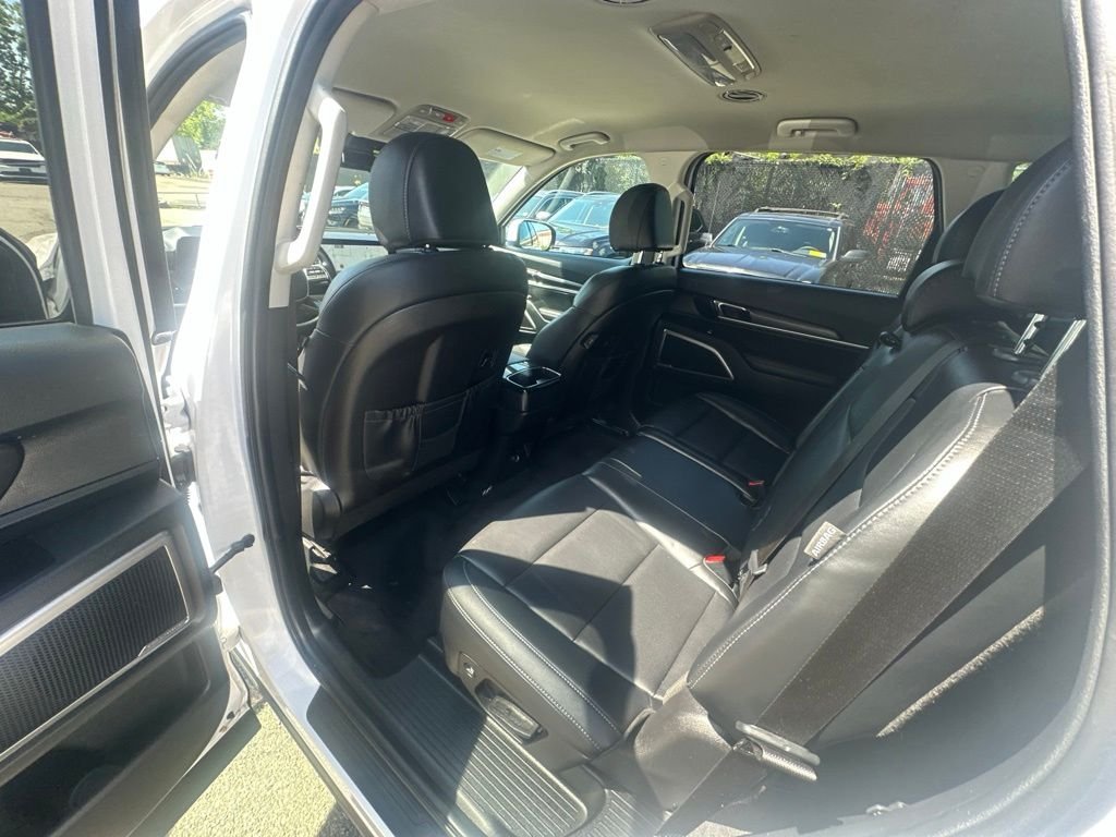 Certified Used 2024 White Kia LX image 23