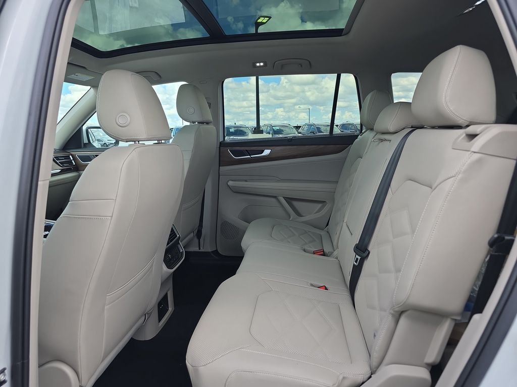 Used 2026 White Volkswagen 2.0T SE w/Technology image 6