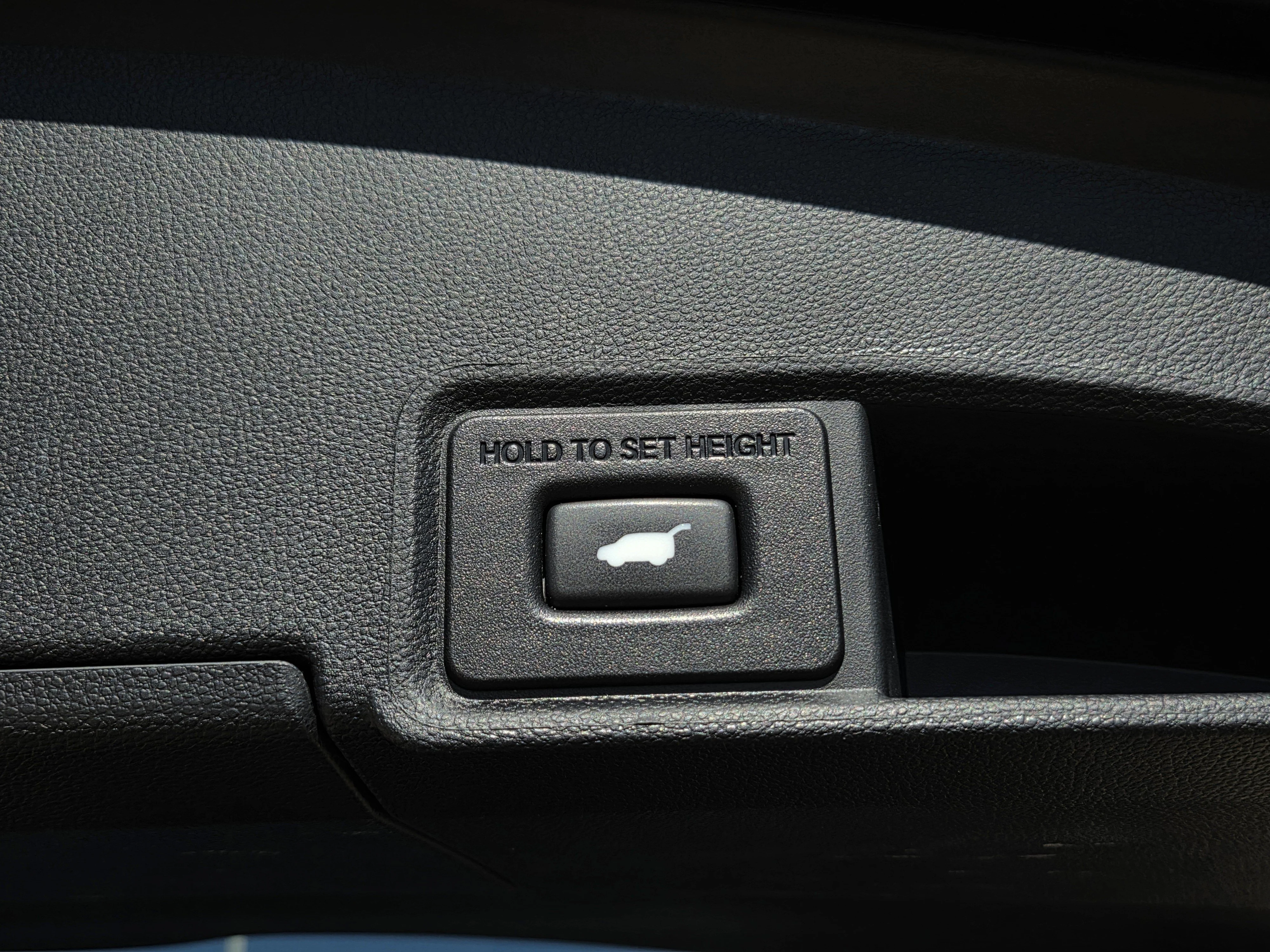 Used 2023 Liquid Carbon Metallic Acura RDX image 50