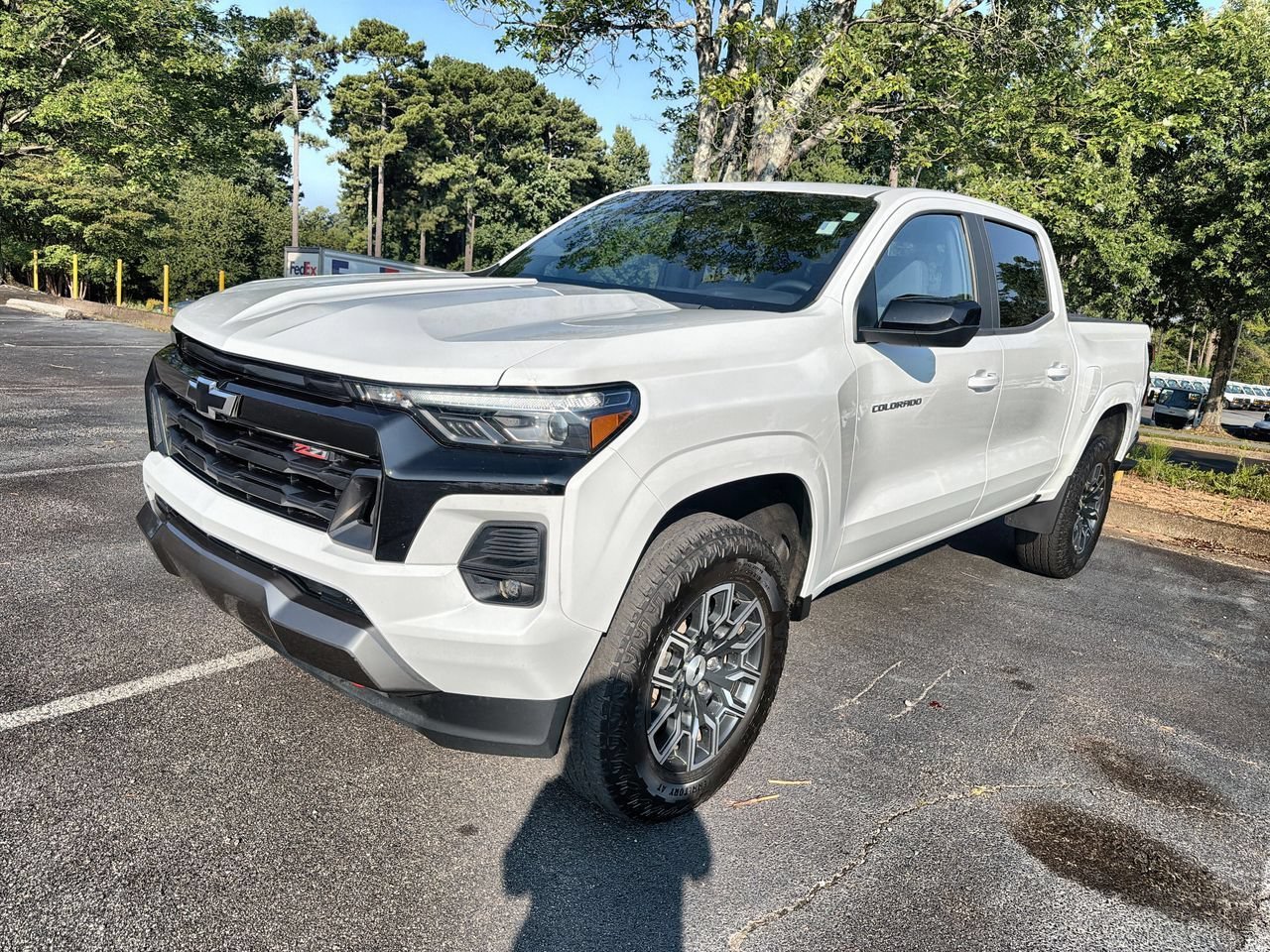 Used 2024 Summit White Chevrolet Z71 image 4