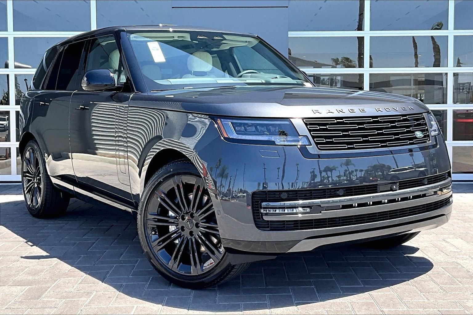 New 2026 Carpathian Grey Land Rover SE image 2
