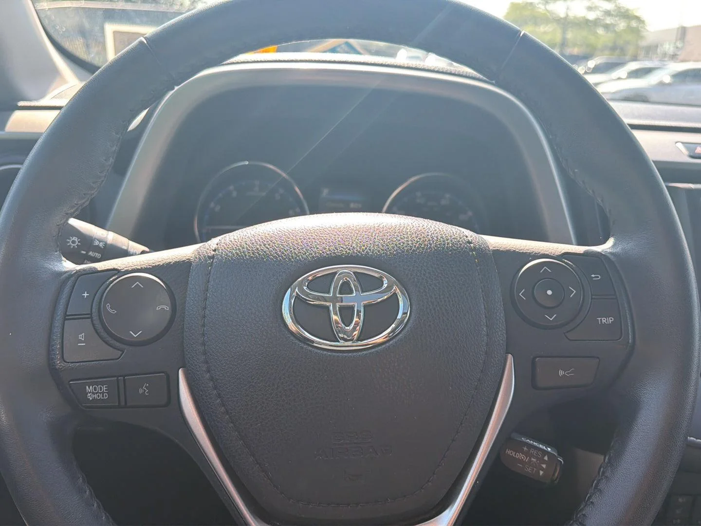 Used 2018 Galactic Aqua Mica Toyota Limited image 13