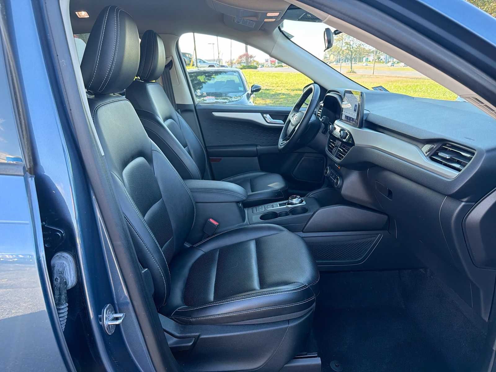 Used 2020 Blue Metallic Ford SEL image 15