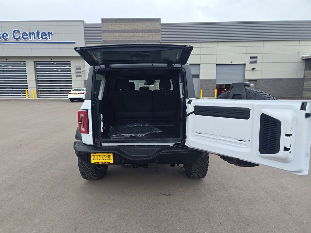 Used 2023 White Ford Badlands image 16