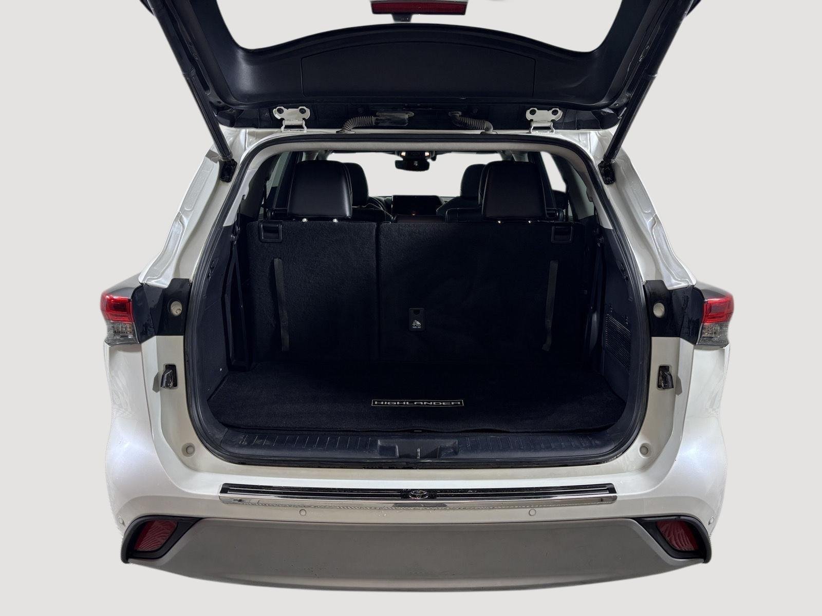 Used 2021 Blizzard Pearl Toyota Platinum image 11