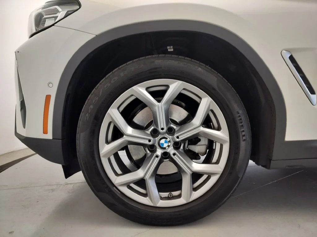 Used 2024 White BMW sDrive30i image 5