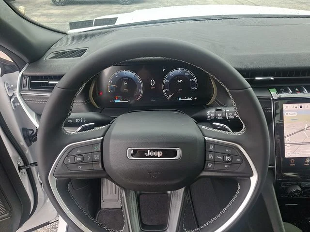 New 2027 White/off-white Jeep Laredo X image 18