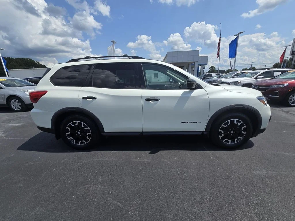Used 2020 White Nissan SV 2WD image 8