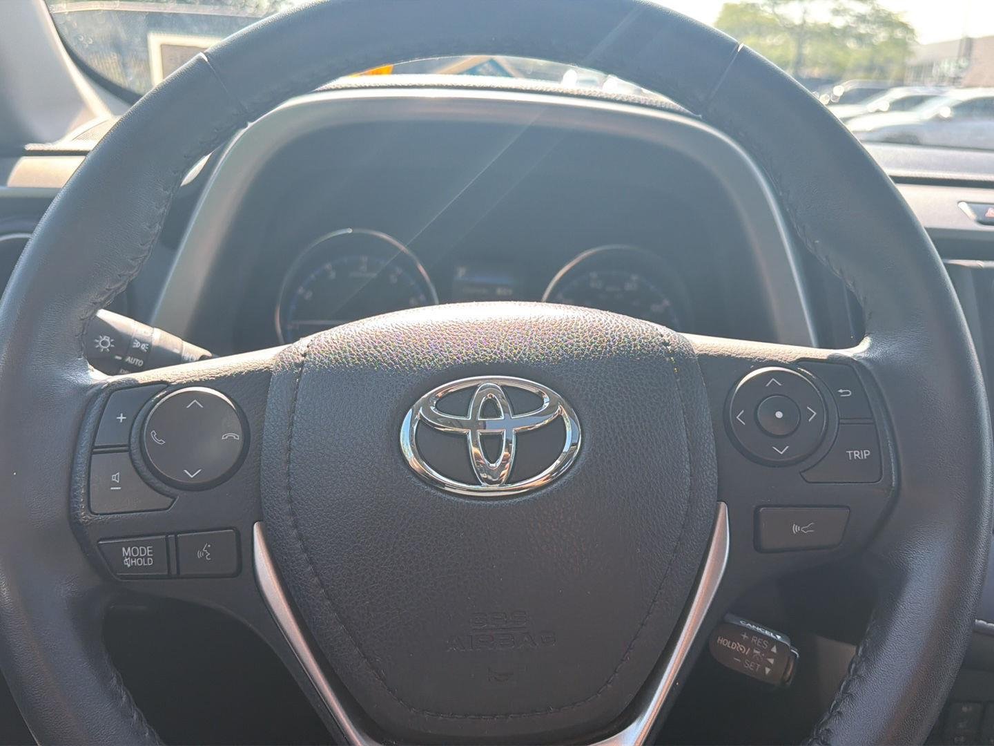 Used 2018 Galactic Aqua Mica Toyota Limited image 13