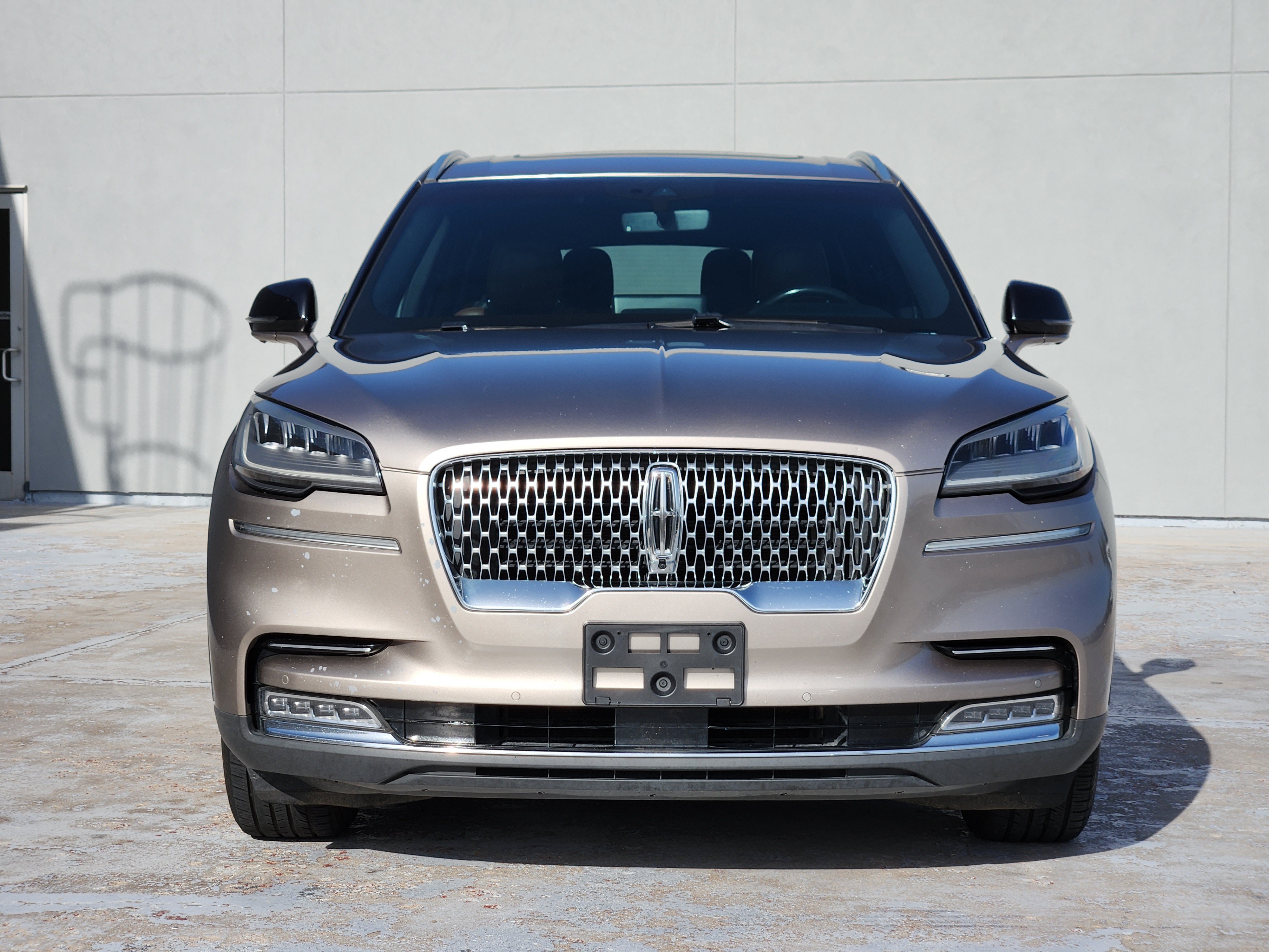 Used 2020 Iced Mocha Metallic Premium Colorant Lincoln Reserve image 3