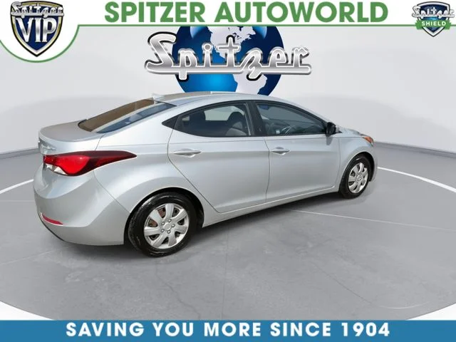 Used 2016 Silver Hyundai SE image 9