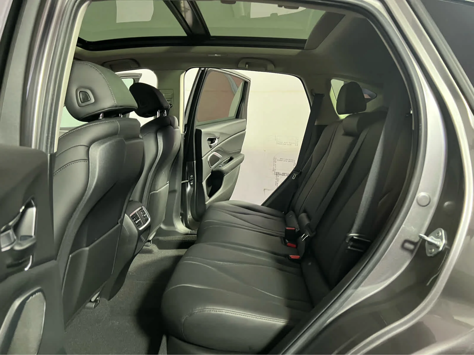 Certified Used 2024 Liquid Carbon Metallic Acura  image 24