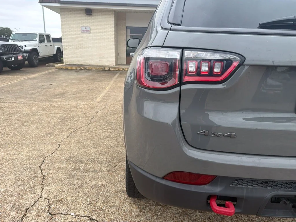 Used 2020 Gray Jeep Trailhawk image 18