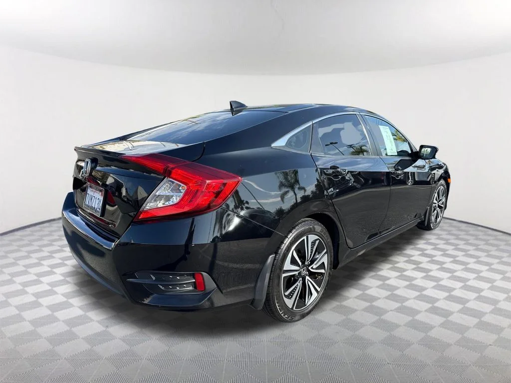 Used 2016 Black Honda EX-T image 4