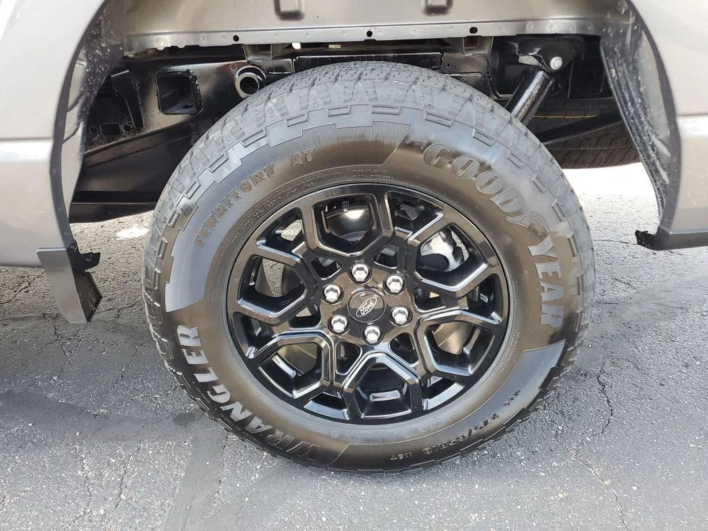 Certified Used 2024 Carbonized Gray Metallic Ford XLT image 29