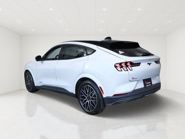 Used 2025 White Ford Premium image 4