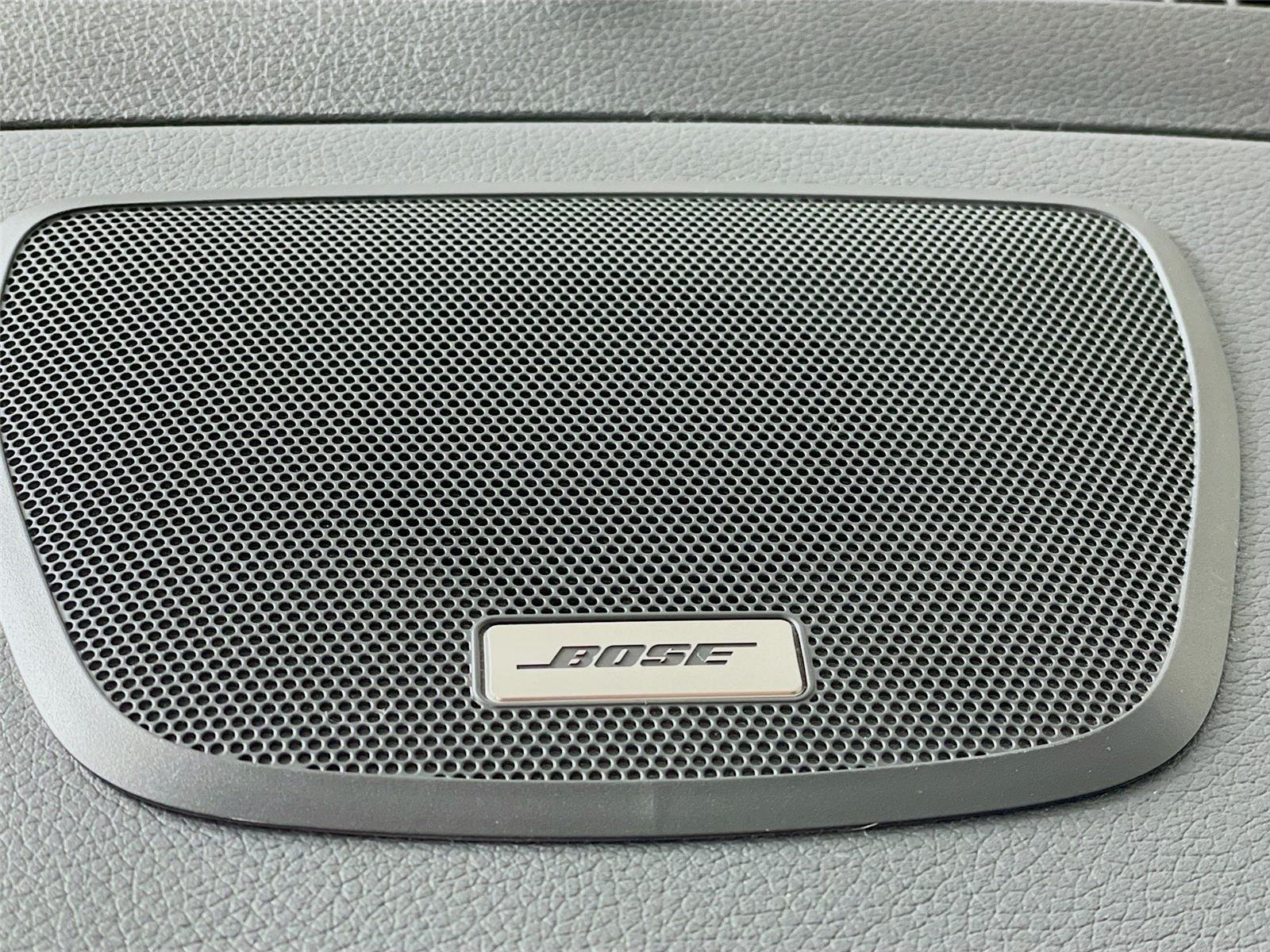 Used 2018 RED NISSAN  image 23