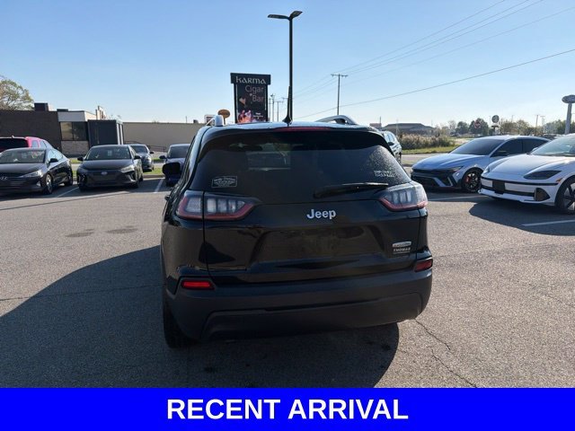 Used 2019 Diamond Black Jeep Latitude image 17