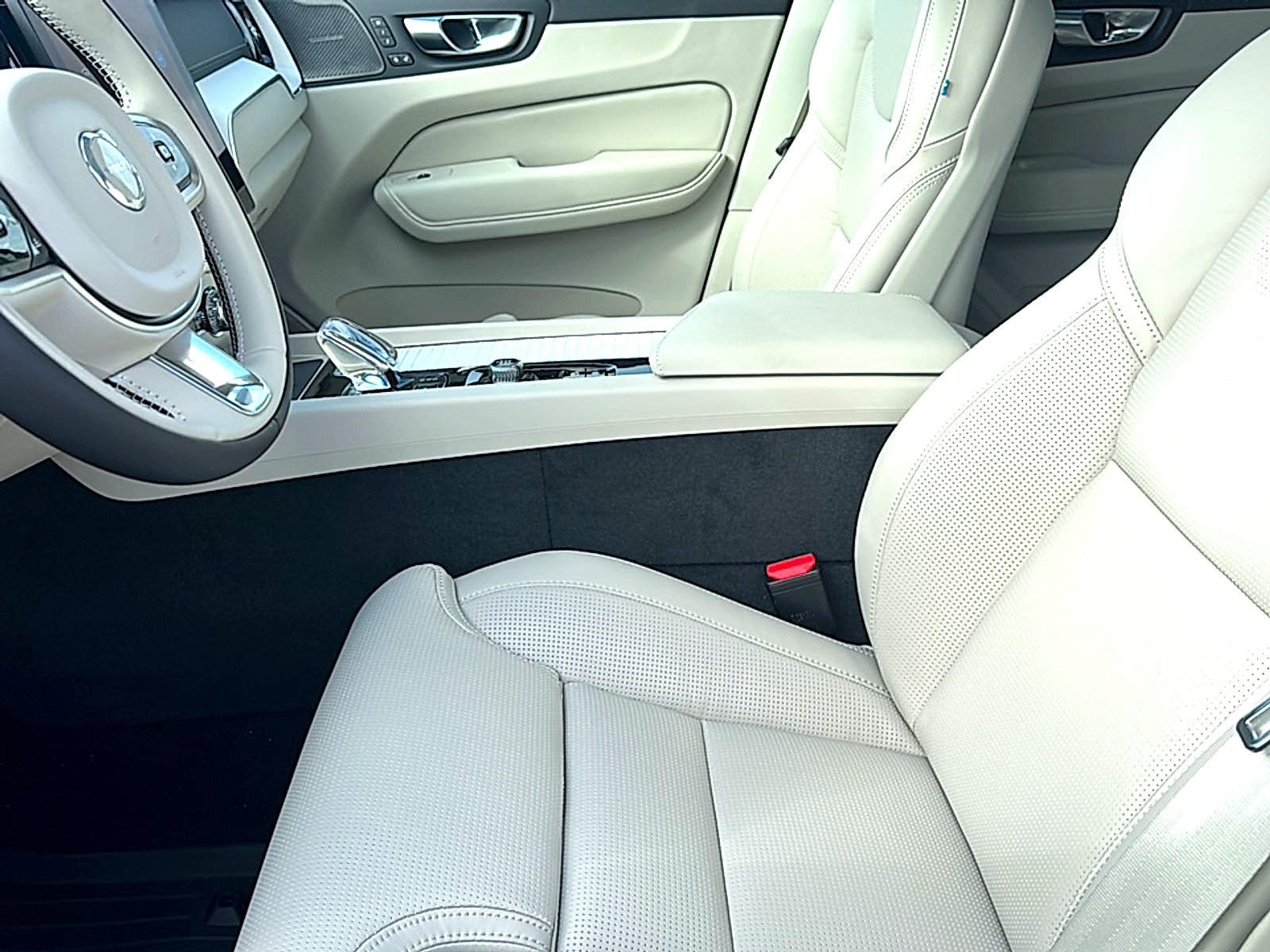 2026 Volvo XC60 Ultra - Photo 10