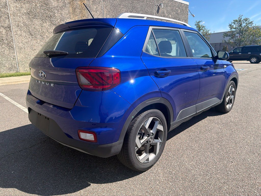 Used 2025 Blue Hyundai SEL image 7