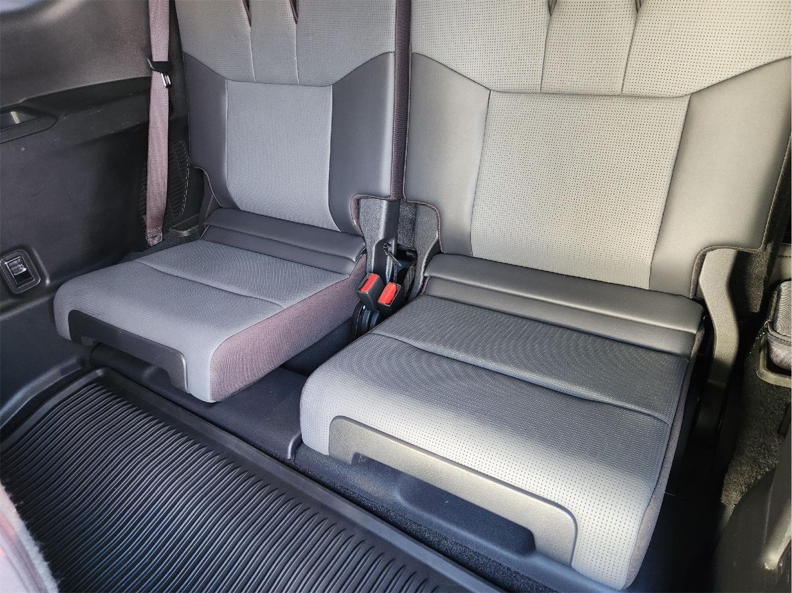 2025 Lexus GX 550 photo 32 of 34