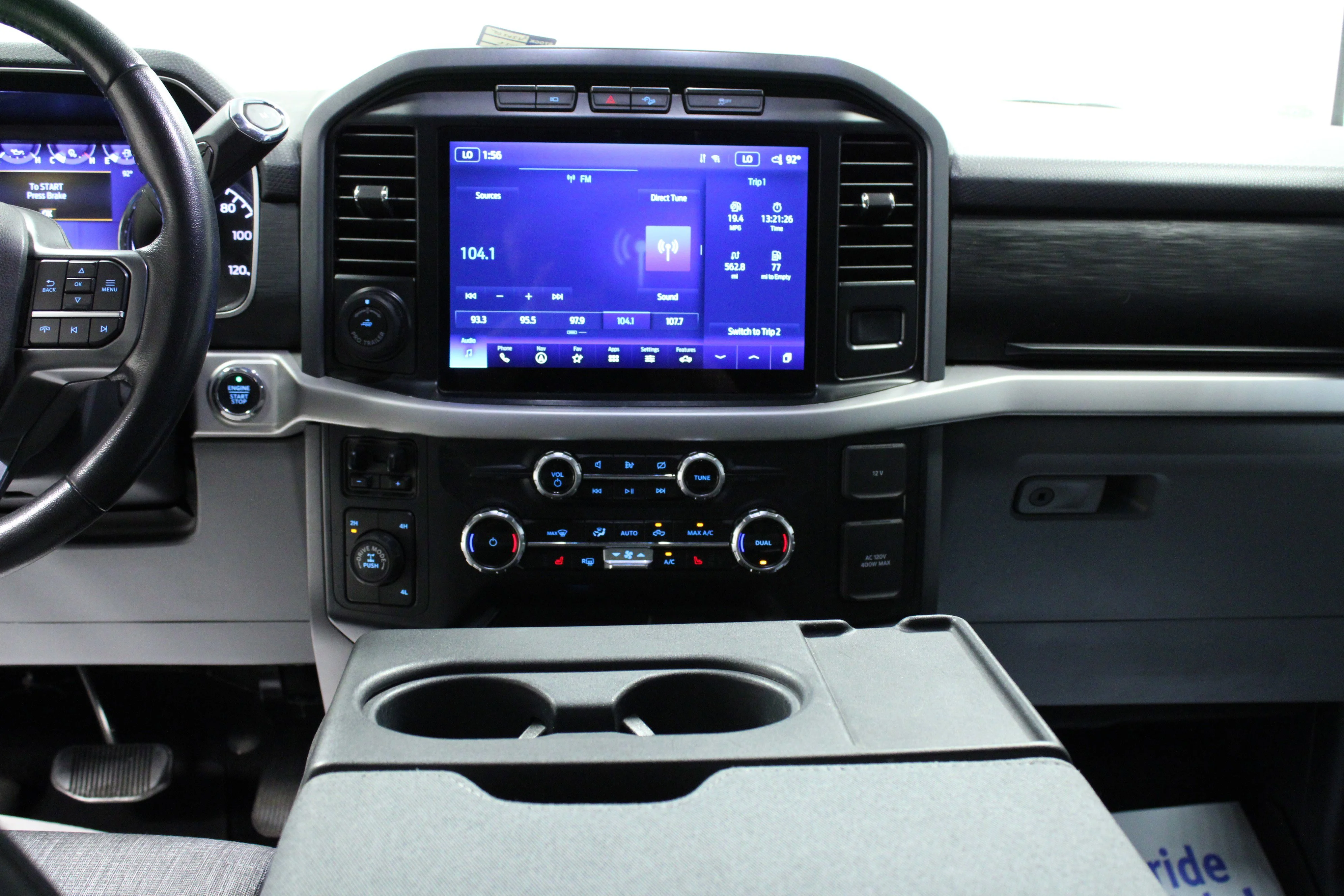 Used 2022 Agate Black Metallic Ford XLT image 18