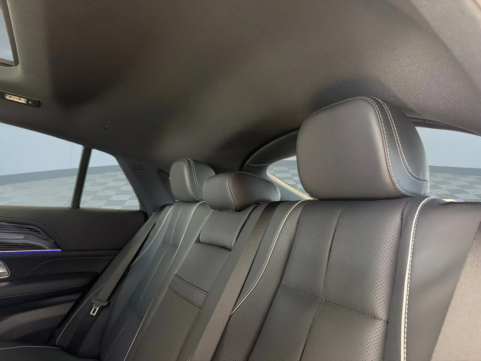 New 2026 Light gray Mercedes-Benz GLE 450 image 16