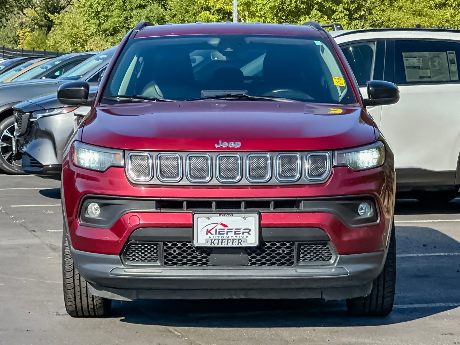 Used 2022 Red Jeep Latitude Lux image 9